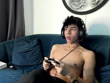 See Andrew_twink18 online Now @ bjranked.com