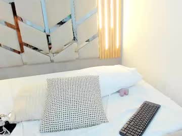 See Victoriamoon_01 online Now @ bjranked.com